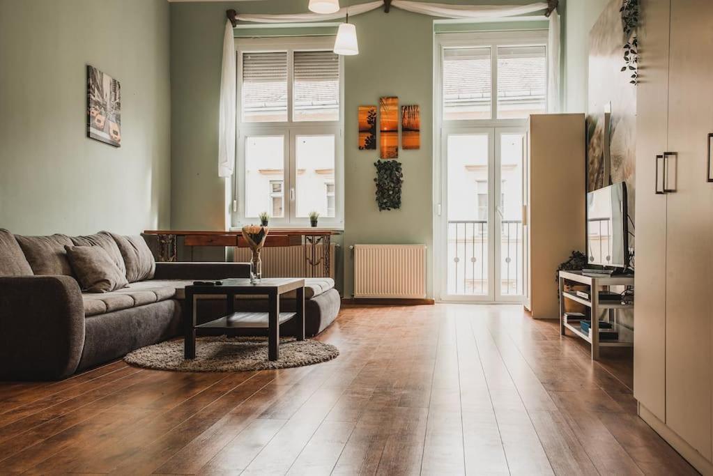 Main Street Apartment / Heart Of Bp بودابست المظهر الخارجي الصورة